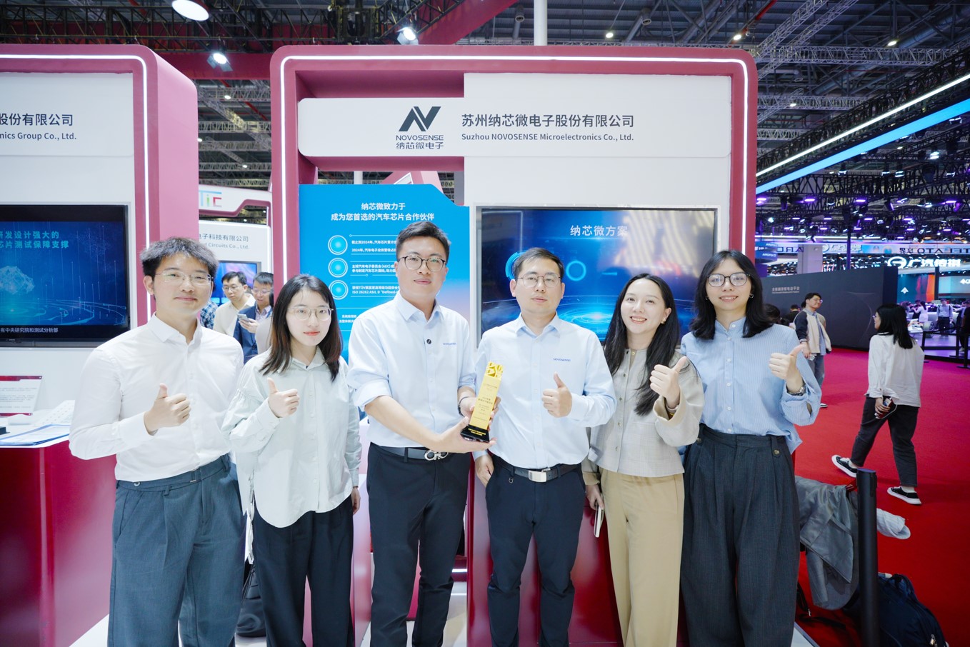 fun88官网亮相2025上海车展，斩获“年度影响力汽车芯片”大奖